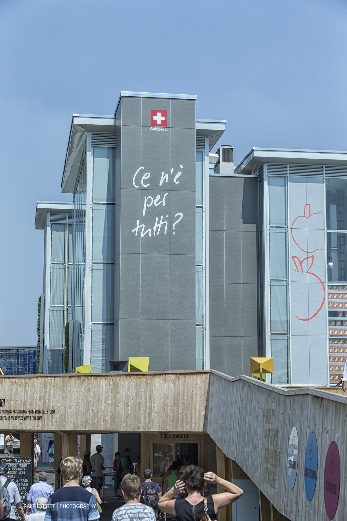 Der Schweizer Pavillon mit Turm.. zu lange Wartezeit