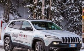 Start der Jeep Winterproof Tour 2016 in Gstaad