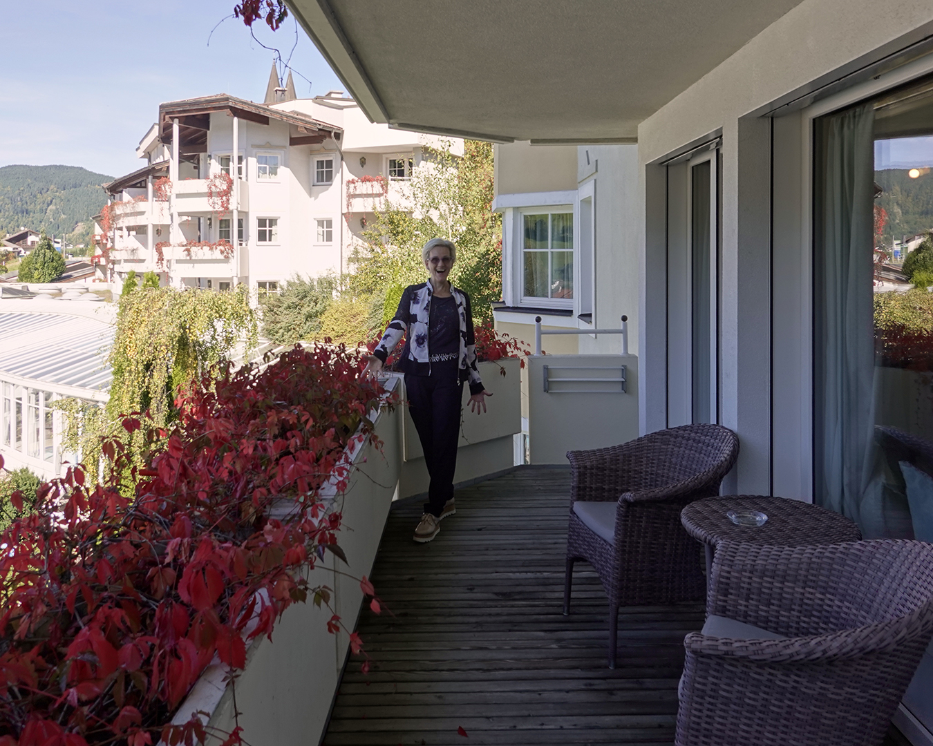 Persönlicher Urlaubsmoment mit Ausblick vom Hotel