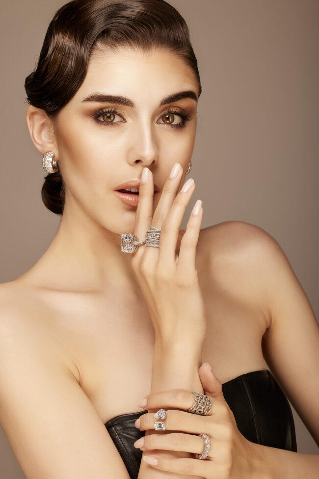 Von Perfektion zu Persönlichkeit – warum Fashion und Beauty wieder Charakter zeigen